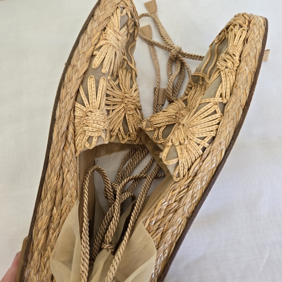 Vintage Stuart Weitzman Raffia Floral Espadrilles - Picture 10 of 14
